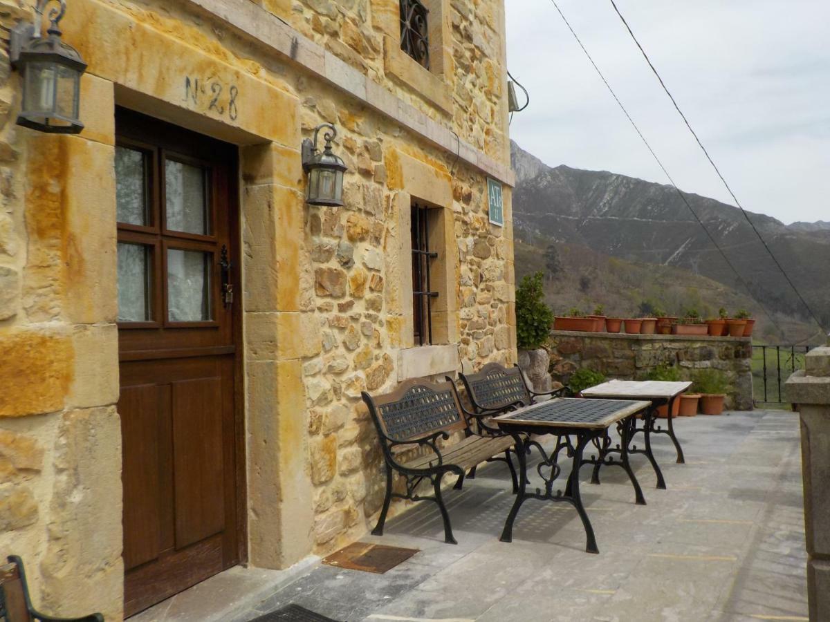 Apartamentos Rurales La Husteriza Ruenes Exterior photo